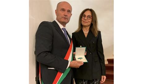 A Claudia Bagni Lonorificenza Di Cavaliere Dellordine Al Merito Della