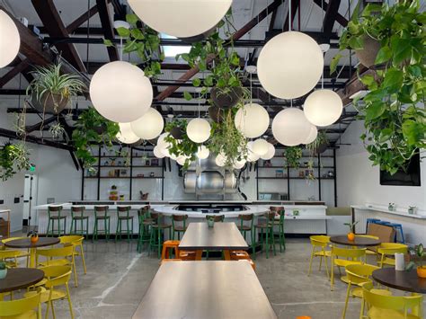 Boston Beer Co Opens Truly Hard Seltzer Us Taproom Just Drinks