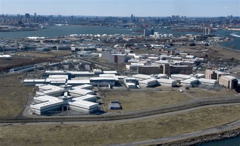 Judge appoints receiver to take over Rikers Island jail | Crain's New