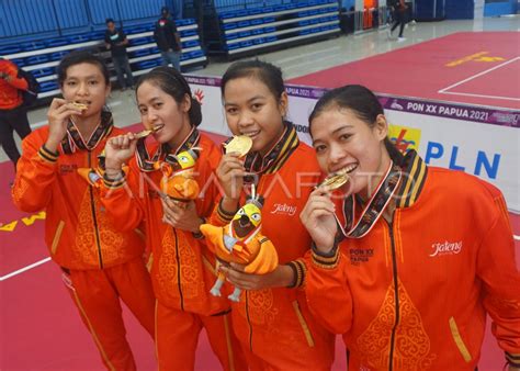 SEPAK TAKRAW PUTRI JATENG RAIH EMAS ANTARA Foto