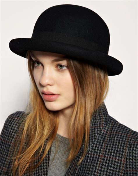 Preety Smart Women Hat Style ~ Smashgossips