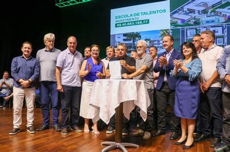 João Rodrigues assina pacote de obras para Chapecó DI Regional