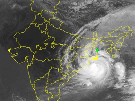 Cyclone Amphan images | Super Cyclone Amphan barrels down towards ...