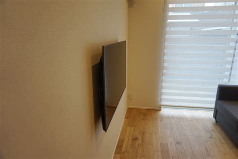 愛知県・春日井市でテレビの壁掛けをこだわりの空間でご堪能「ブラビア・kj 49x9000f」