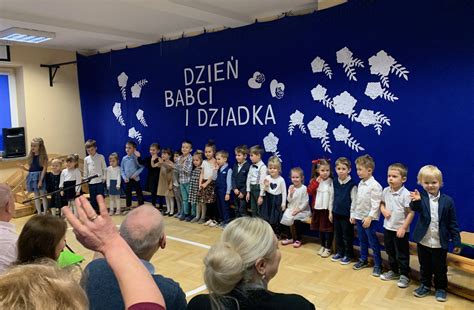 Dzie Babci I Dziadka W Grupie Iv Przedszkole Montessori