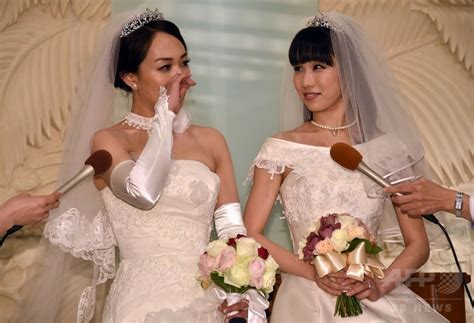 芸能人カップルが同性結婚式、一ノ瀬文香さんと杉森茜さん 都内 写真10枚 国際ニュース：afpbb News