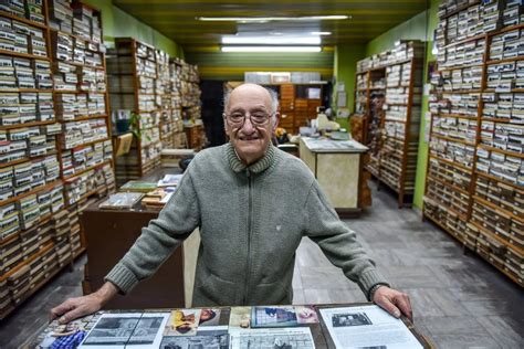 La historia de El Rey de los Botones tiene 83 años y hace 70 que tiene