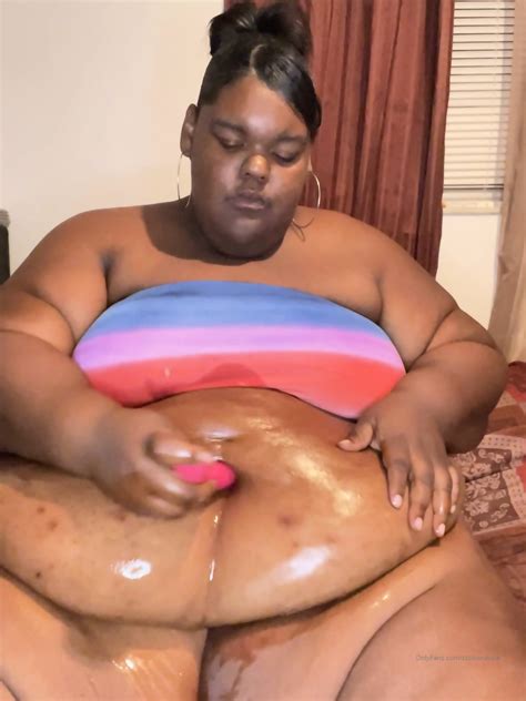 Ssbbw Biglizz Belly Button Play Eporner