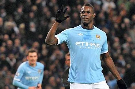 Mario Balotelli Happy At Manchester City Manchester Evening News