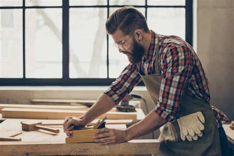 7 Tips to Use a Hand Wood Planer like Guru