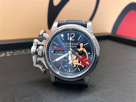 情熱的な赤が映える艶やかな女性が魅力CHRONOFIGHTER VINTAGE NOSE ART LTD Lucia グラハム腕時計