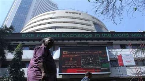 Sensex Loses 500 Points But Recovers Soon In Opening Session Nifty