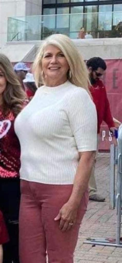 This Gilf Has A Big Pair R2busty2hide