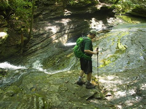 Devils Bathtub Hike