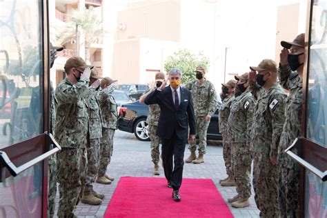 Secretary of the Navy visits Naval Support Activity Bahrain > United ...