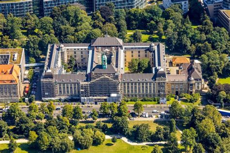 Luftbild Düsseldorf Sanierungsarbeiten am Gebäude der