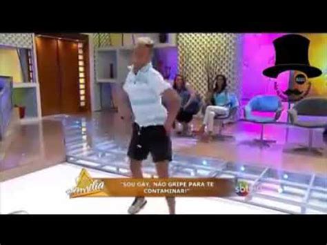 Gay Do Casos De Familia Abrindo Espacate Ao Som De Sweet Dreams Youtube