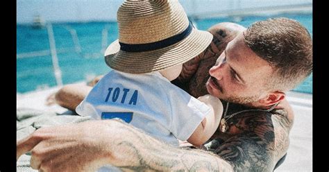 M Pokora Et Son Fils Isaiah Lors De Vacances En France Le Juillet