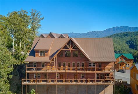 12 Bedroom Cabin With Indoor & Outdoor Pool Smoky Mountains