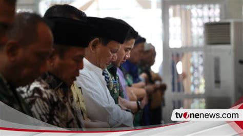 Jelang Debat Cawapres Prabowo Tetap Bekerja Rutin Dan Salat Jumat Di