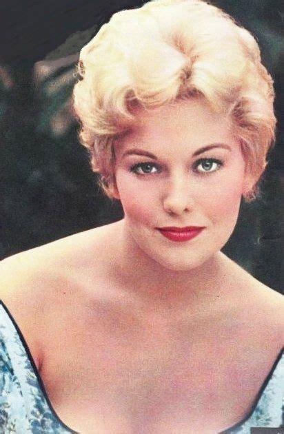 Kim Novak Kim Novak Old Hollywood Actresses Beautiful Haircuts