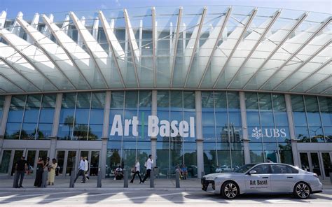 9 Must See Artworks At Art Basel Miami Beach Galerie