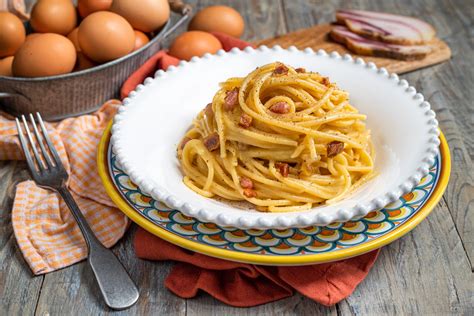 Spaghetti Alla Carbonara La Ricetta Di Sonia Peronaci