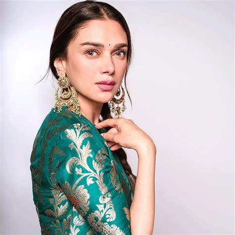 Aditi Rao Hydari S Stunning Green Outfit Pics Aditi Rao Hydari S