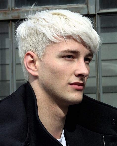 Mèche blonde pour homme une question de dosage Platinum blonde hair