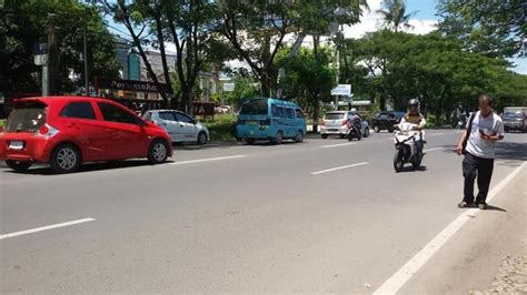 Pukul Wita Jl Perintis Kemerdekaan Depan Bukit Katulistiwa