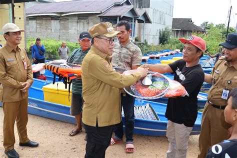 Nelayan Di Desa Babulu Laut PPU Dapat Bantuan 15 Unit Kapal Ini Pesan