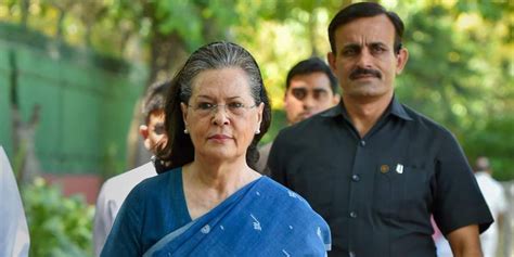 Issue Of Withdrawal Of Spg Cover For Gandhis Raised By Congress In Lok