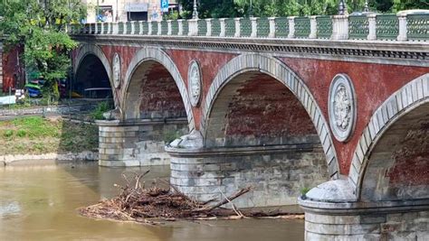 Torino Quasi Conclusi I Lavori Di Pulizia Del Fiume Po Mole24