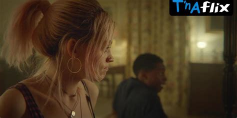 Emma Mackey Sexy Scene In Sex Education