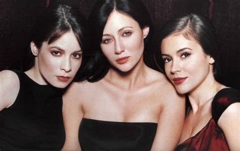 Prue Piper Phoebe Charmed Sisters Photo 1484675 Fanpop