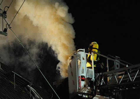 Wiesbadenaktuell Funken Und Flammen Schlugen Aus Dem Kamin