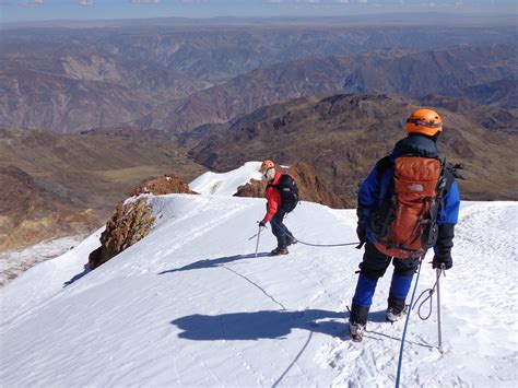 Illimani Summit – Bolivia Discovery | Climbing