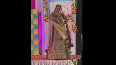 Viral Video Extrovert Dulhan Dances In Front Of Introvert Dulha