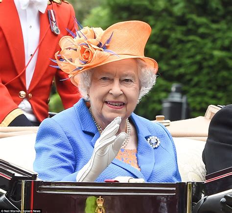 The Queen Joins Ladies Day At Royal Ascot 2016 Daily Mail Online