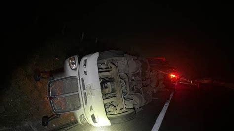 Vuelca Tr Iler En La Carretera Veracruz Cardel Se Durmi El Conductor