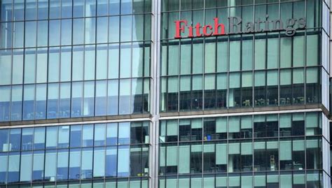 Fitch Ratings rebaja perspectiva de calificación de Perú de BBB estable