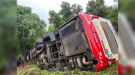 Ônibus que vinha para Itapema sofre grave acidente caiu em ribanceira