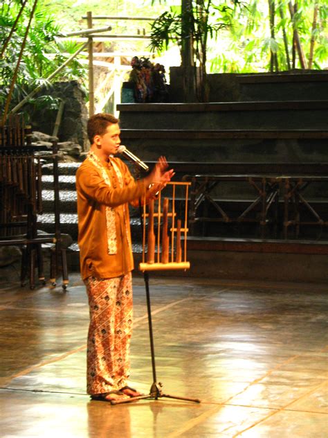 Traditional Angklung Making and Cultural Show - Happy Sparrow