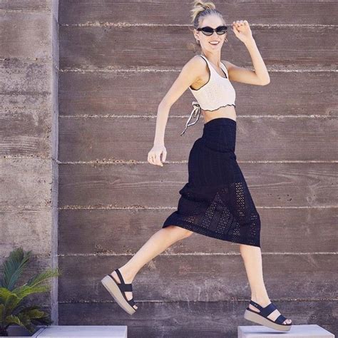 28 Pairs Of Comfy Sandals That Don't Scream "I'm Comfy"