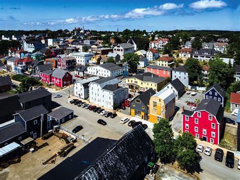 Lunenburg : Visit Lunenburg | Develop Nova Scotia - Founded in 1753, the town was one of the ...