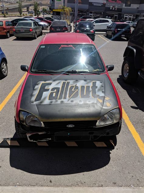 I found this fallout themed car in the streets of Mexico : r/Fallout