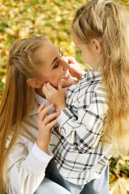 Premium Photo Mother And Daughter Spend Time Together In The Autumn