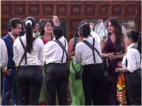 Bigg Boss Marathi 2 Pushkar Jog Sai Lokur Smita Gondkar And