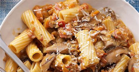 Giada De Laurentiis Rigatoni With Vegetable Bolognese Recipe Bolognese Recipe