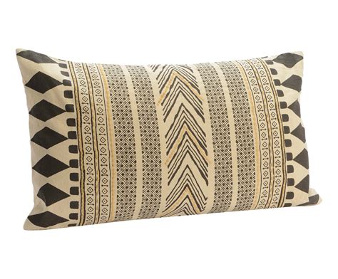 Coussin En Coton Cru Motifs Ethniques Noirs X Cm Coussins D Co